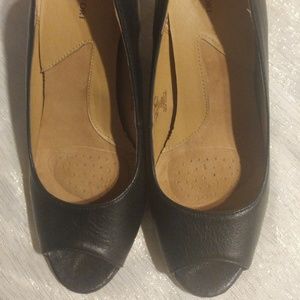 comfortable black open toe heels